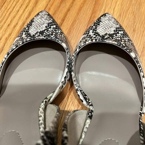 Bandolino snake effect shoes. US 8.5 - Picture 5 of 9